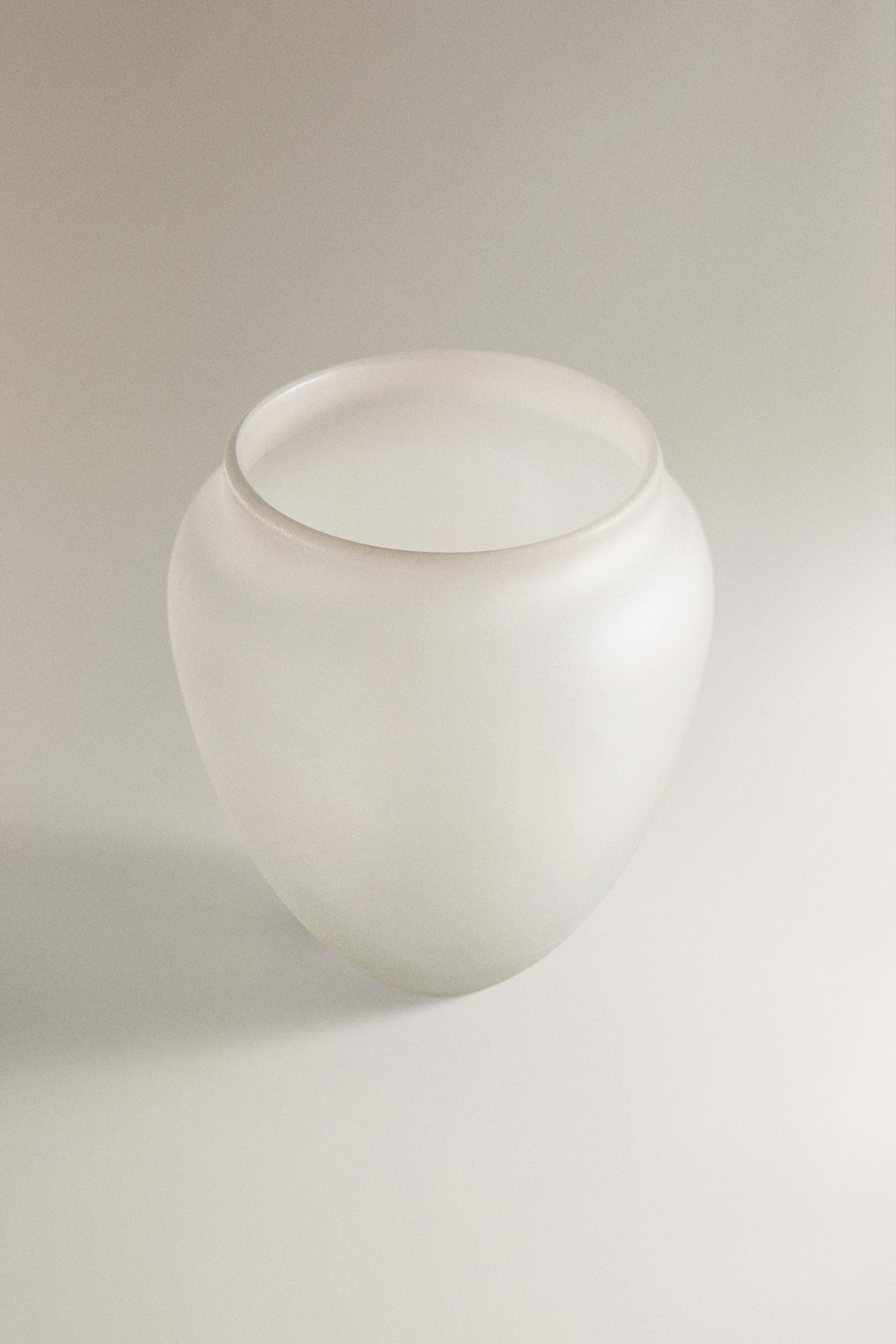 OPAQUE GLASS VASE